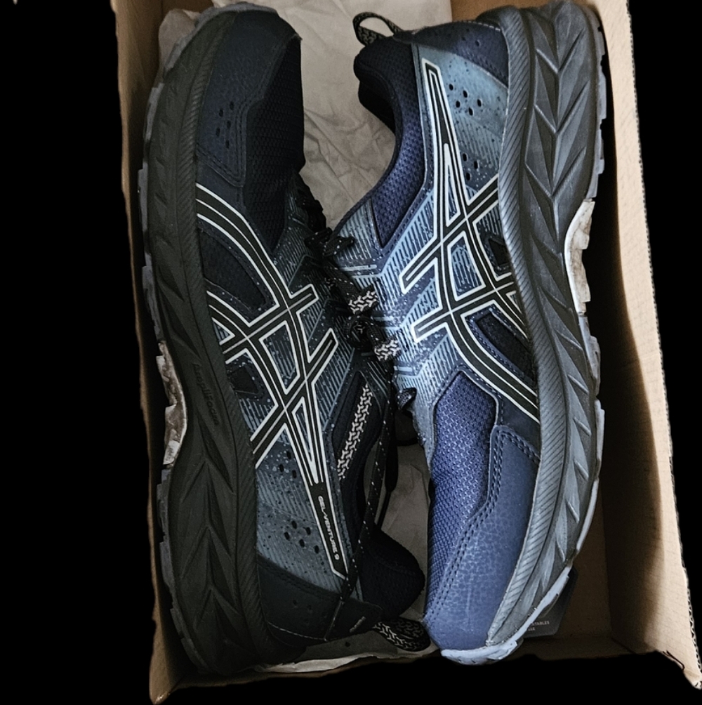 ASICS Men's Gel Venture 9 Sneakers